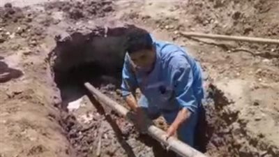 إصلاح الكسر المفاجئ لخط 300 وعودة مياه الشرب إلى 4 عزب بالفيوم