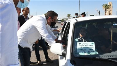 الأجرة كام؟.. محافظ الفيوم يقود حملة مرورية لضبط السائقين مخالفي التعريفة الجديدة | صور 
