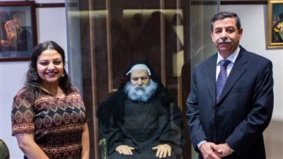 صانع تماثيل الشخصيات القبطية بالواقعية المفرطة: أصنعهم لنوال البركة.. ووضعها بمتحف الكاتدرائية أهم شيء لي | حوار