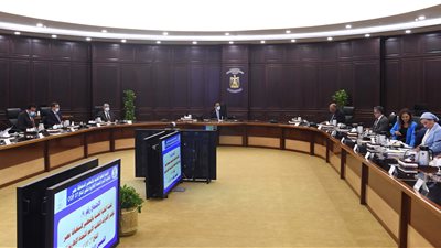 رئيس الوزراء يترأس الاجتماع التاسع للجنة المعنية بالتحضير لاستضافة مصر لمؤتمر تغير المناخ