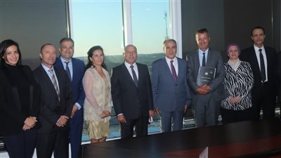 وزير النقل يشهد توقيع اتفاقيتين لتشغيل المحطة متعددة الأغراض وتداول الحاويات بميناء الإسكندرية