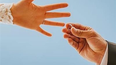 أزهري: يجوز للخاطب السكن مع خطيبته ببيت واحد بعد العقد وإن لم يحدث إشهار