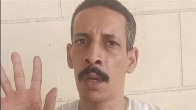 بتروا إيد واحد وقطعوا شريين أخوه.. ووالد الضحايا يستغيث: إلحقوا ولادي قرايبهم هيموتوهم