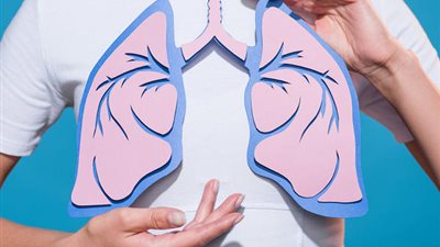 في يومه العالمي.. استشاري أمراض صدرية يقدم طرق الوقاية من سرطان الرئة