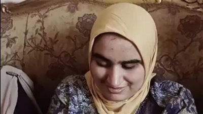 الأولى مكفوفين بالثانوية العامة 2022: سألتحق بـ الاقتصاد والعلوم السياسية.. والفضل لأمي وإخوتي