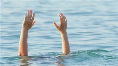 انقلب بهم بدال مائي.. إنقاذ 3 أطفال من الغرق داخل شاطئ الغرام بمطروح