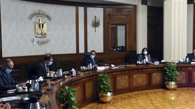 الحكومة تكشف حقيقة صدور قرار بوقف تقديم خدمات التأمين الصحي للمرأة المعيلة 