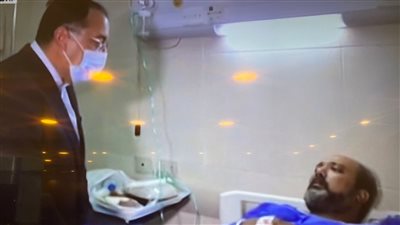مدبولي يزور مصابي حادث حريق كنيسة المنيرة.. صور