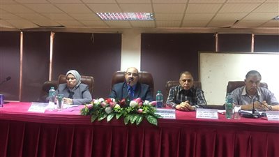 مدير مشروع التنور المجتمعي بالفيوم: صرف 250 جنيهًا عن كل أمي يجتاز الاختبار 