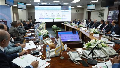 مستثمرون يقترحون مشاركة القطاع الخاص في مجال الطاقة المتجددة خلال جلسة حول وثيقة ملكية الدولة