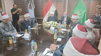 وزير الأوقاف: توزيع اللحوم الخاصة بصكوك الإطعام طول العام على الأسر الأولى بالرعاية 