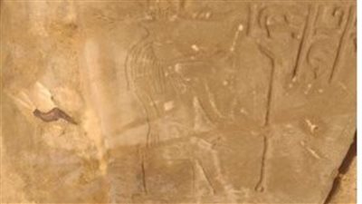 لوحة فرعونية مزورة.. القبض على شخص لاتهامه بالتنقيب عن الآثار في أسوان