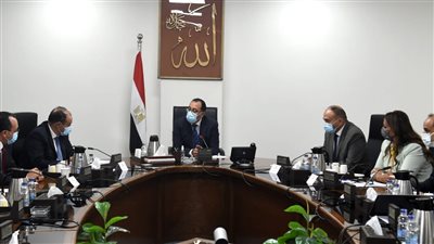 مدبولي: تكليفات بالتنسيق بين الوزارات المعنية لمتابعة توفير مستلزمات الإنتاج للمصانع