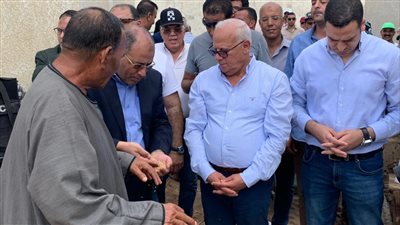 محافظ بورسعيد يتحمل 5000 مديونية عن مزارع أرز في بداية موسم الحصاد