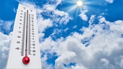 انخفاض درجات الحرارة وفرص سقوط أمطار.. الأرصاد تعلن حالة الطقس غدًا | بث مباشر 