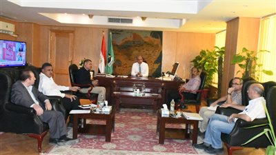 يحظى باهتمام بالغ من الدولة.. محافظ الفيوم يتابع توصيل المرافق لمشروع التطوير العمراني بالحواتم