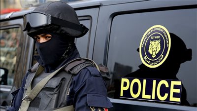 القبض على المتهمين بقتل شاب بأسلحة بيضاء في منطقة الصداقة بأسوان | بث مباشر