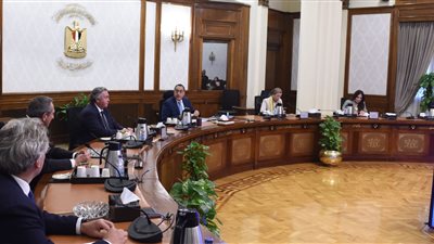 الحكومة تستعرض خطوات إعادة هيكلة شركتي وطنية وصافي للطرح في البورصة نهاية العام
