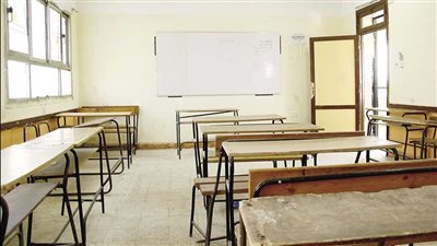 تفاصيل فصل 6 طلاب بمدرسة جمال العطيفي الثانوية بنين في أسيوط بأول أيام العام الدراسي | بث مباشر