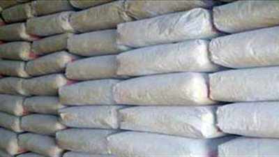 ضبط 200 طن أسمنت مجهول المصدر في حملة تموينية بالسويس