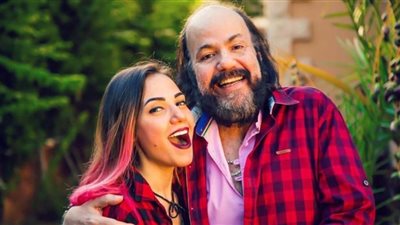 إيمي طلعت زكريا في ذكرى ميلاد والدها: عايشة على اسم أبويا.. وأوافق على تقديم سيرته الذاتية بشرط