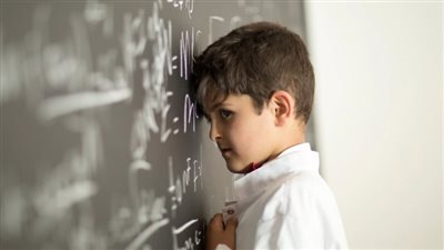 معلم يصفع طالبًا على وجهه في مدرسة بالغربية.. ووكيل التعليم يحيله للتحقيق | بث مباشر