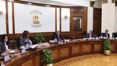 رئيس الوزراء يتابع مستجدات برنامج الطروحات العامة