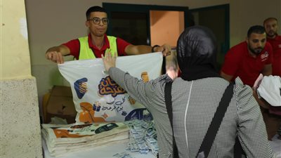 صندوق تحيا مصر ينظم معرضا لرعاية 2000 طالب بجامعة جنوب الوادي ضمن مبادرة دكان الفرحة