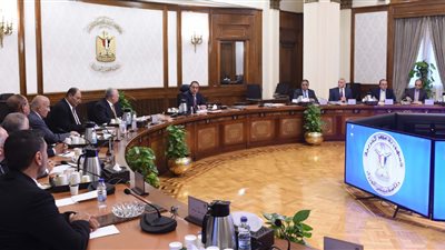 الحكومة تحسم الجدل بشأن تأجيل الدراسة غدا تزامنًا مع كسوف الشمس