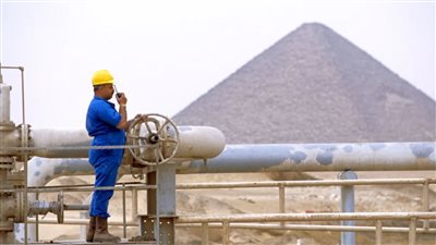 مصر تطرح مزايدة عالمية للتنقيب عن النفط والغاز في البحر المتوسط والدلتا