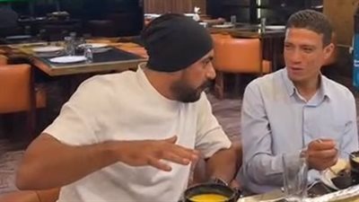 أحمد العوضي يستضيف صاحب واقعة كشري التحرير على العشاء: راجل شقيان والكِبر وحش | بث مباشر