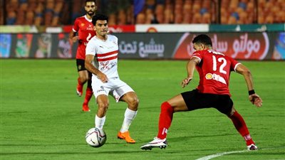 استعدادًا لخوض المران الأول.. محاضرة فنية للاعبي الأهلي بمدينة العين الإماراتية| بث مباشر