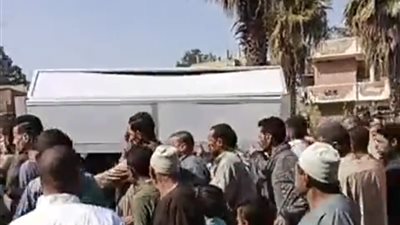 تشييع جثمان أم توفيت بعد مصرع نجلها بـ 3 أيام في البحيرة | صور