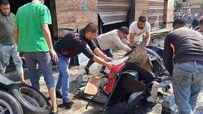 السيطرة على حريق بأحد مخازن قطع غيار السيارات في المنصورة | صور