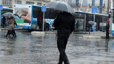 سقوط أمطار وشبورة مائية.. الأرصاد تكشف حالة الطقس المتوقعة غدًا الاثنين | بث مباشر