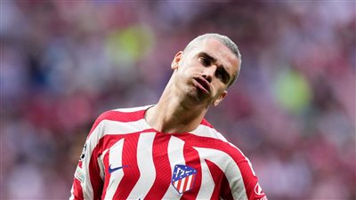 جريزمان على رأس تشكيل أتلتيكو مدريد الرسمي لمواجهة برشلونة في نصف نهائي كأس ملك إسبانيا