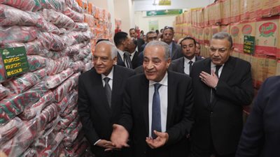 التموين تبدأ تنفيذ قرار غلق المحال المخالفة لوضع الأسعار على السلع | بث مباشر