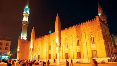  الشيخ إبراهيم الفشني يحيي ثاني جلسات مركز تلاوة الدكتور نعينع بالحسين | فيديو