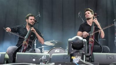 فرقة 2CELLOS العالمية تحيي حفلا فنيا بالغردقة
