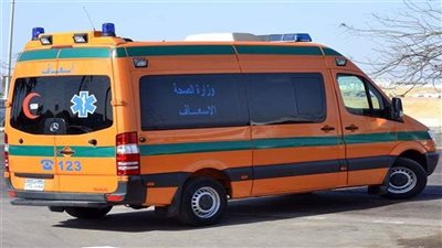 إصابة 10 أشخاص في حادث تصادم بين سيارتين ودراجة بخارية بالشرقية
