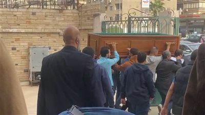 الفنان إيهاب فهمي يشارك في تشيع جثمان زوج شقيقته من مسجد نوري الخطاب | بث مباشر