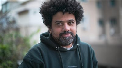 المخرج أحمد عبدالله: أفضّل في أعمالي عدم التسليط على رسالة معينة..واستوحيت فيلم 19 ب من شخصية حقيقة | فيديو