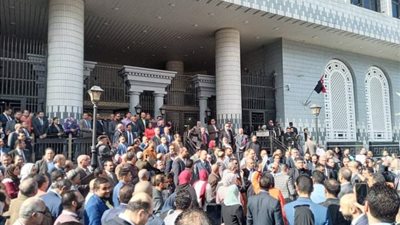 محامو الإسكندرية ينظمون وفقة احتجاجا على الفاتورة الإلكترونية 