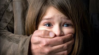 ضبط شاب اعتدى على طفلة بمطروح