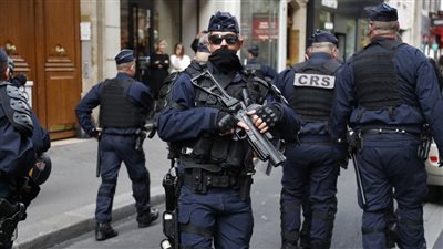 احتجاجات فرنسا تتواصل.. والشرطة تطلق الغاز المسيل للدموع لتفريق المتظاهرين