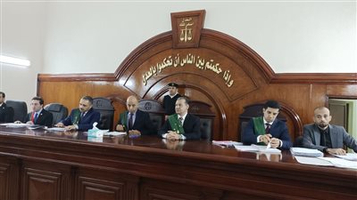 تأجيل محاكمة رئيس جامعة دمنهور وآخرين بتهمة الرشوة إلى جلسة الغد