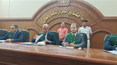 تأجيل محاكمة رئيس جامعة دمنهور وآخرين بتهمة الرشوة لجلسة غدًا الاثنين | بث مباشر