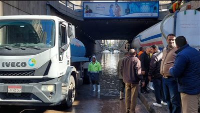 غرق أتوبيس بمياه الأمطار أسفل نفق سيدي بشر بالإسكندرية | صور