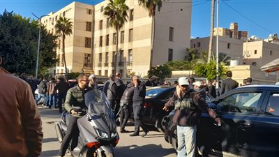 صلاة الجنازة على سامي فتح الله بمسجد المواساة بالإسكندرية | صور
