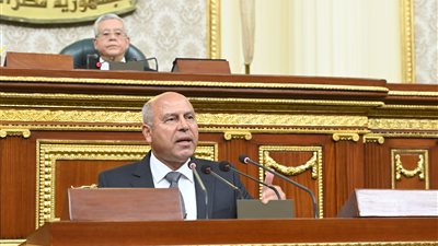 وزير النقل: لن يتم استيراد عربات سكة حديد.. وتعاقدنا على مصنع عربات مترو ومونوريل